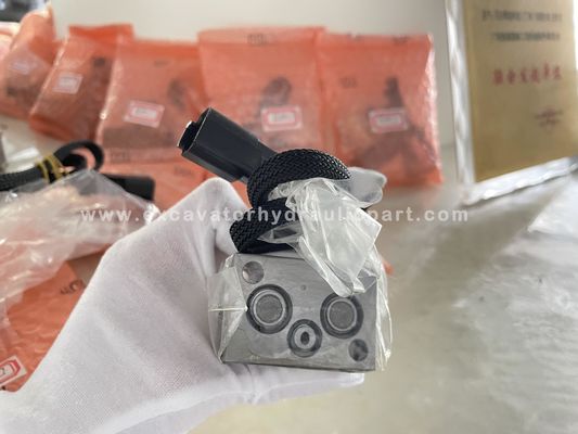 Pc200-7 de Hydraulische HoofdAfblaasklep van pc200-8 Graafwerktuighydraulic solenoid valve